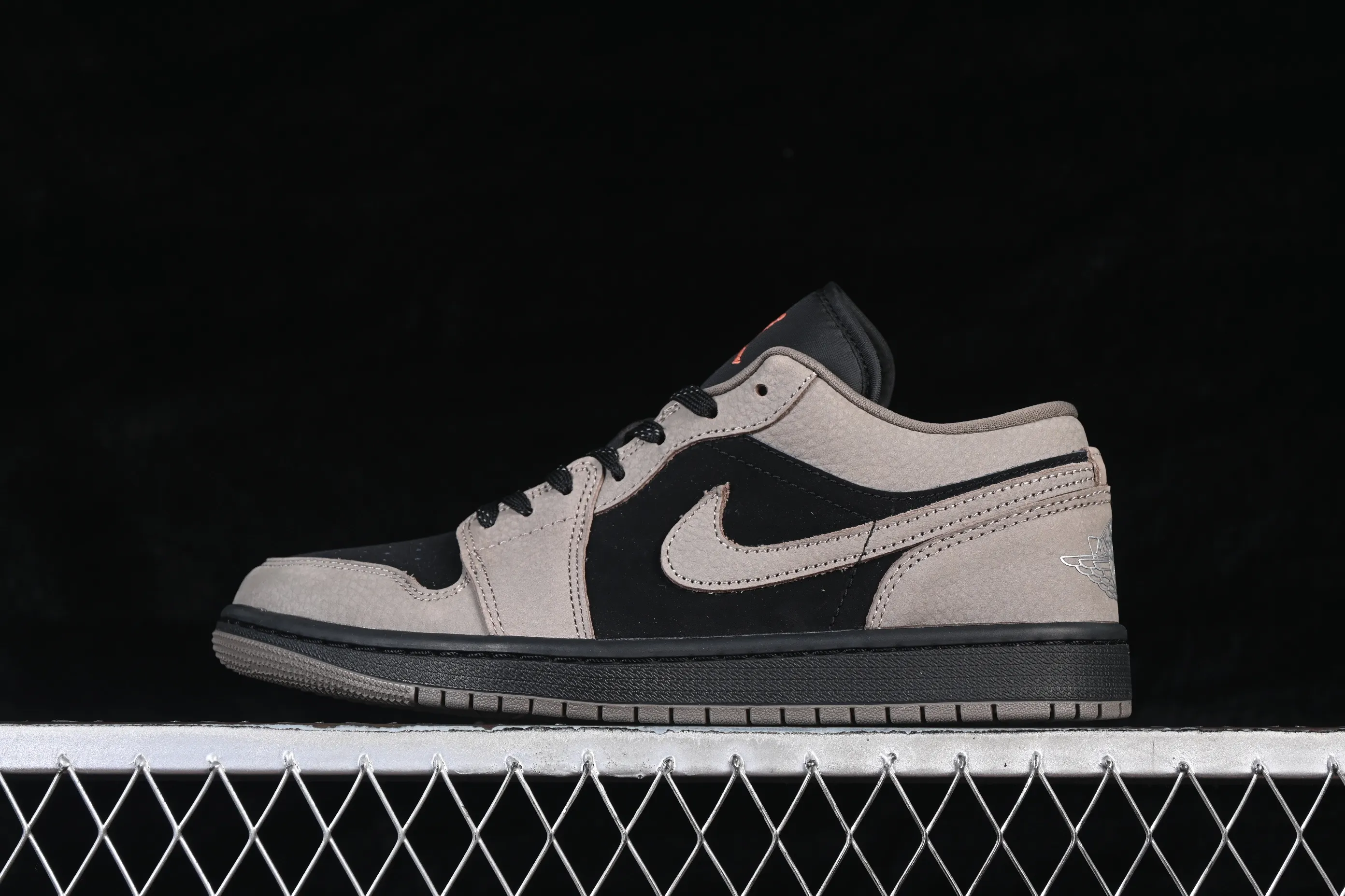 All Categories Air Jordan Jordan Series Basketball Shoes Air Jordan 1 Low G Version Pure Original Air Jordan 1 Low AJ1 Joe 1 Milk Tea Mocha Low State Cultural Casual Shoes IB7109-005